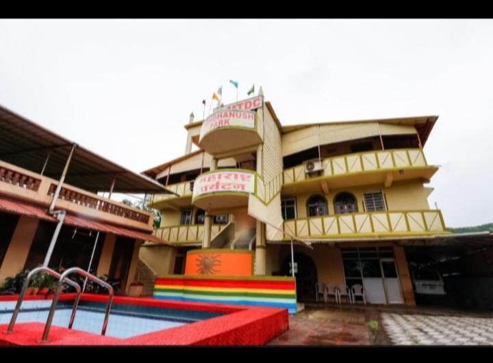 伊加特普里 Mtdc Meghdhanush Park酒店 外观 照片